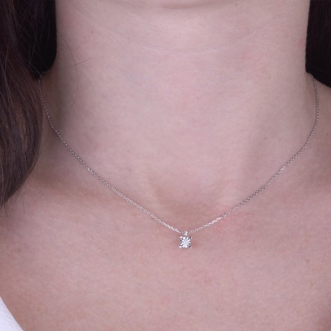 0.05 Karat Tektaş Pırlanta Kolye