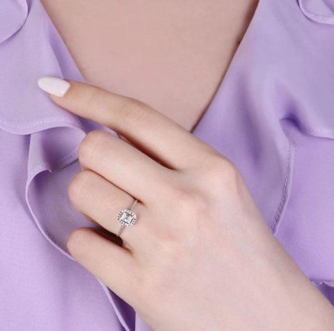 0,08 Karat Baget Pırlanta Trend Yüzük