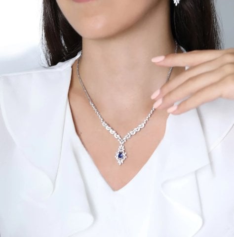 7.03 Toplam Karat Pırlantalı ve Safirli Set