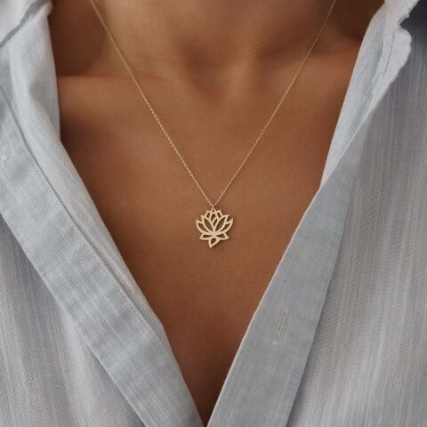 Altın Lotus Çiçeği Kolye