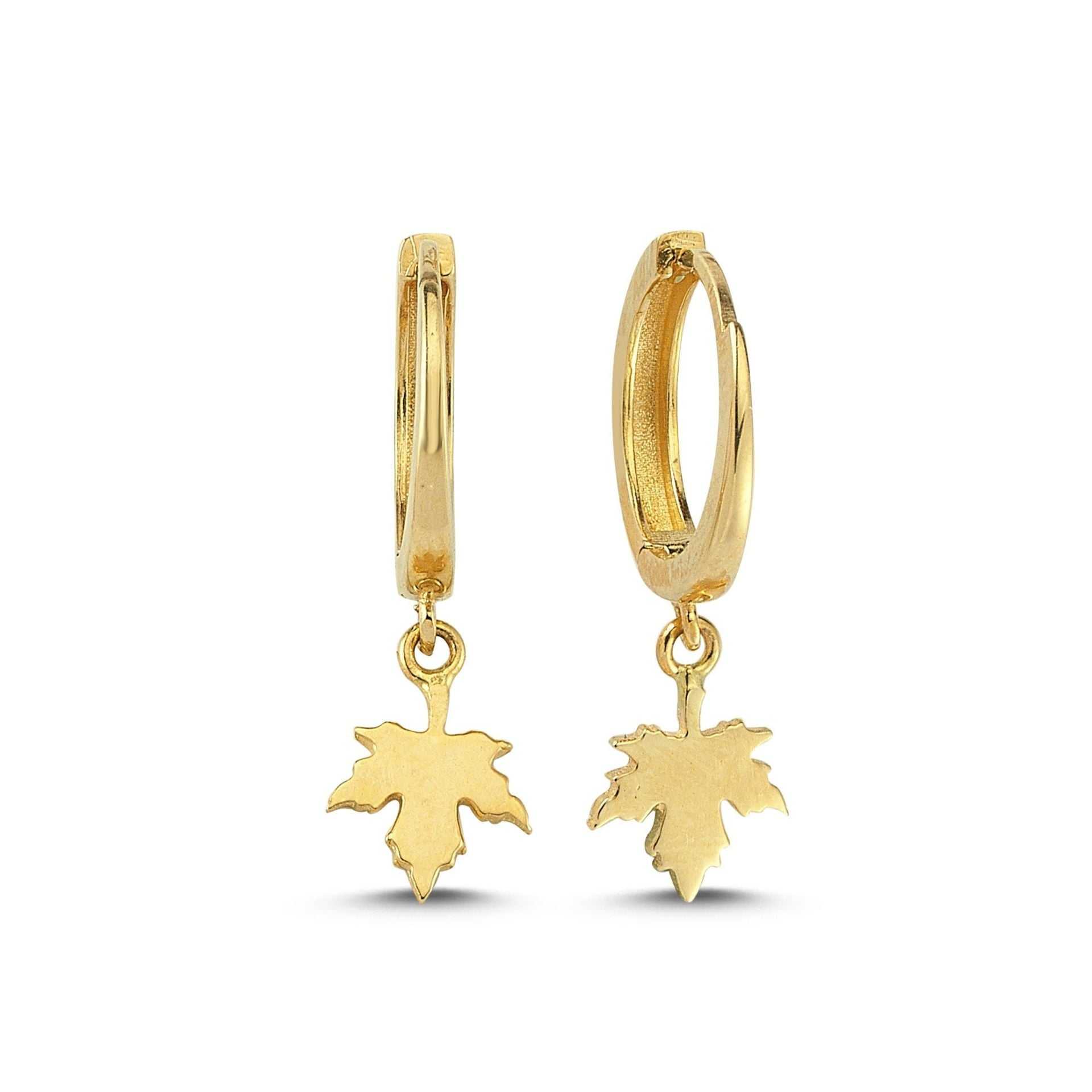 Altın Çınar Yaprağı Tasarımlı Küpe