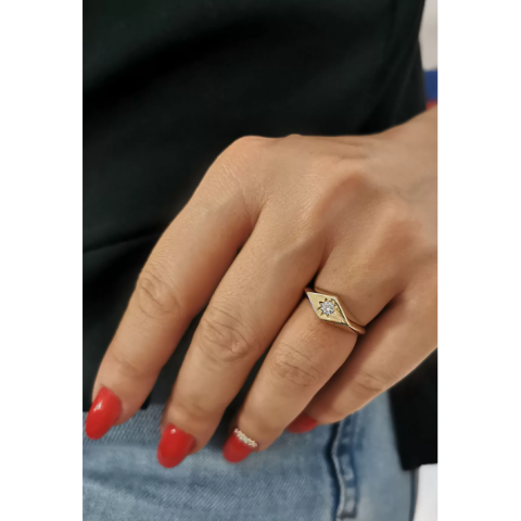 Altın Tektaş Markiz Yüzük