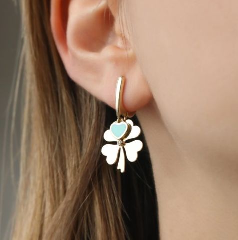 Sallantılı Turkuaz Kalpli Yonca Küpe